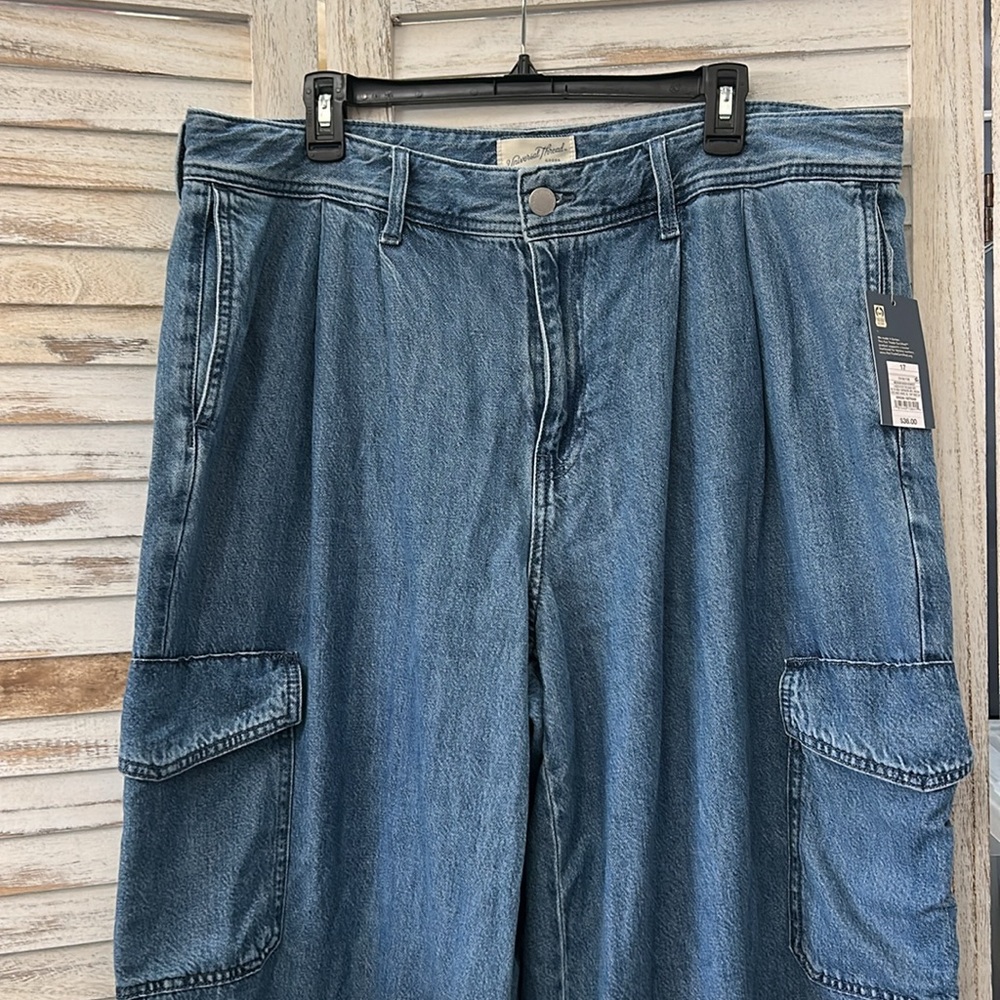 Women's Blue Cargo Jeans - Picture 2 of 7